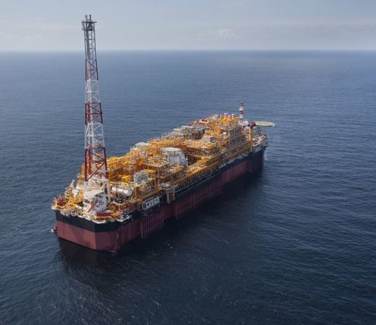 Un navire transportant du pétrole en mer (crédits photos : Total Médias)