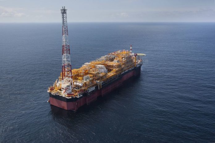 Un navire transportant du pétrole en mer (crédits photos : Total Médias)