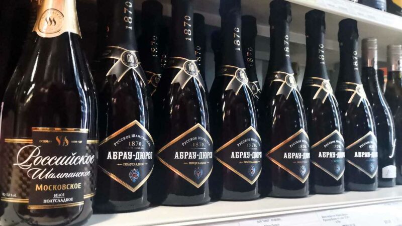 Le Champagne français relégué au titre de simple vin pétillant en Russie
