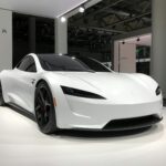 Une voiture Tesla.