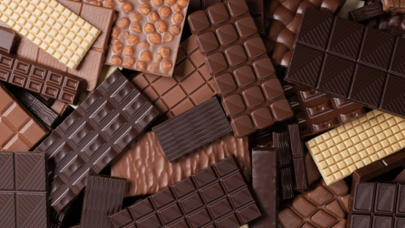 Chocolat : les prix flambent, les achats chutent
