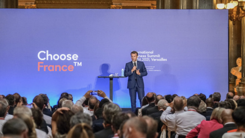 À Versailles, Macron joue la carte du « Choose France »